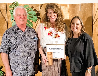 E+ID student Jacqueline Harbin receiving her scholarship