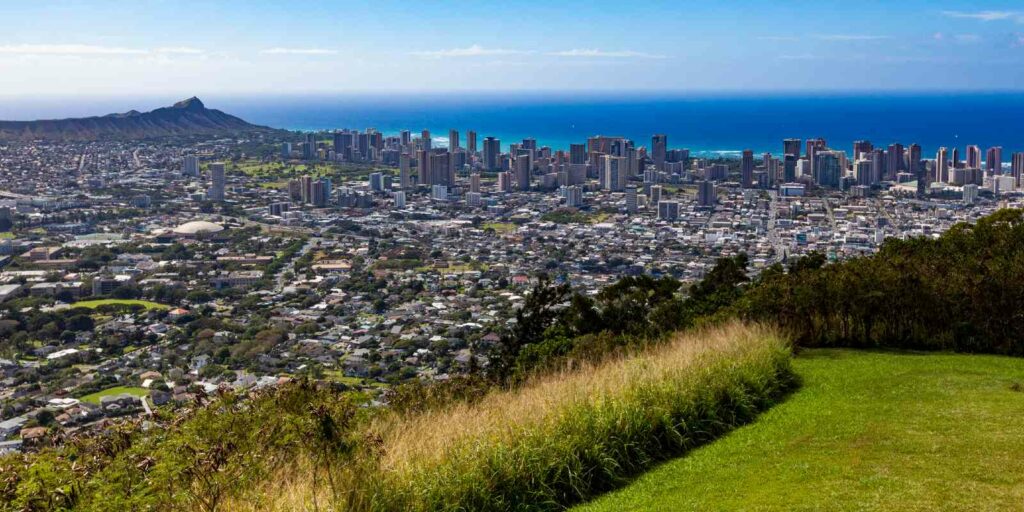 beautiful look over downtown honolulu, diamond head crater and the pacific ocean, oahu island, hawaii islands.