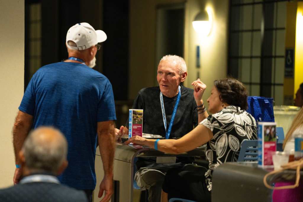 Alumni enjoy a quick bento dinner before the 2025 Pacific Island Review begins.