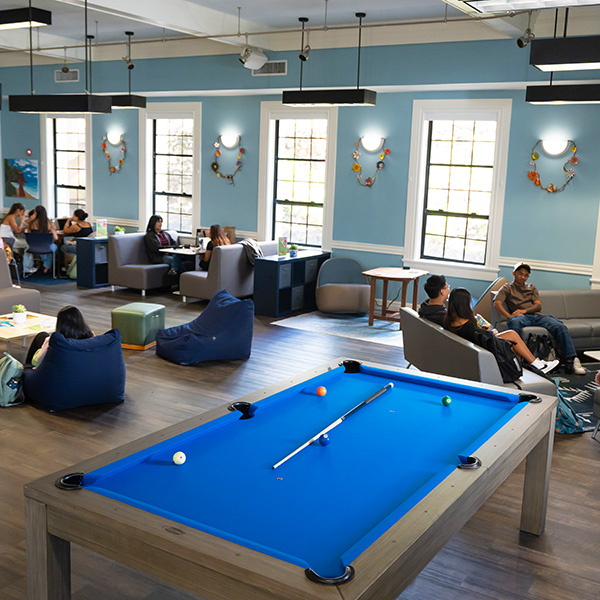 Vi & Paul Loo Student Cener